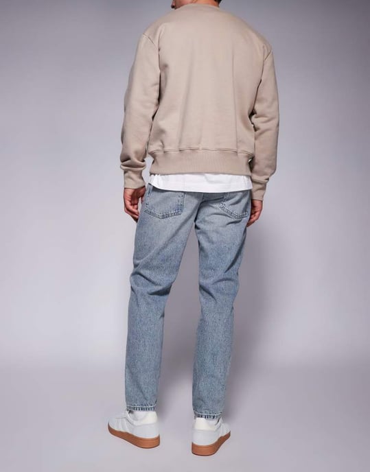 ASOS DESIGN tapered jeans i blekt tvätt - Image 3
