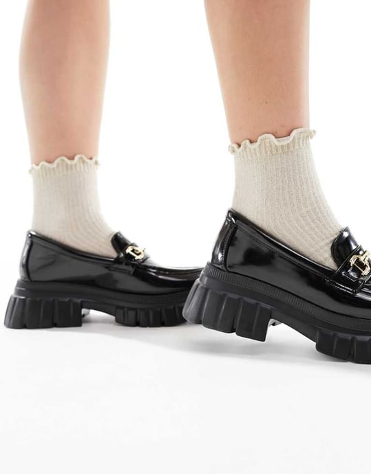 ASOS DESIGN Vid Passform Magnus tjocka loafers i svart lack - Image 3