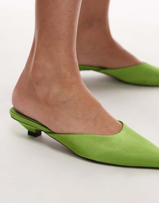 Topshop Dakota courtsko med kittenheel i grön satäng - Image 3