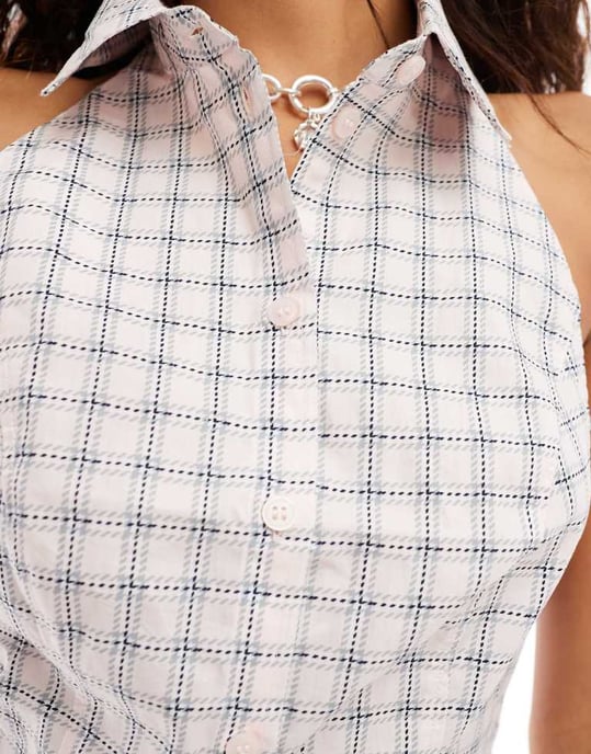 Monki poplin knäppning fram halterneck ärmlös skjorta i rosa rutigt - Image 4