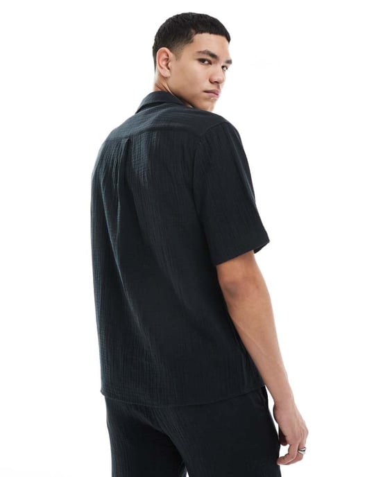 ONLY & SONS krage texturerad skjorta koord i svart - Image 4