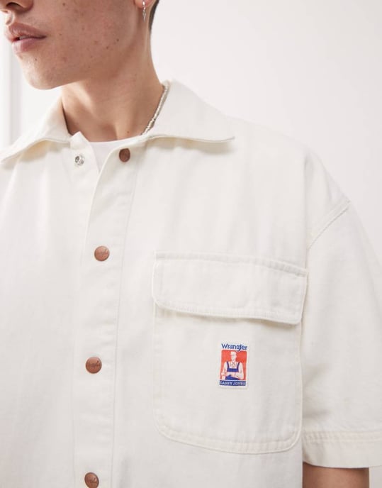 Wrangler Casey Jones arbetskläder kortärmad lös twill overshirt i ecru - Image 4