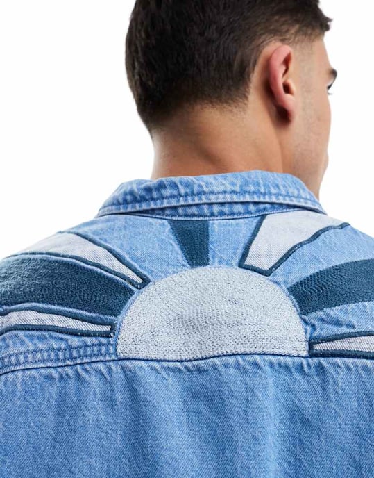 Lee avslappnad passform 2-fickad overshirt med broderi på ryggen - Image 3