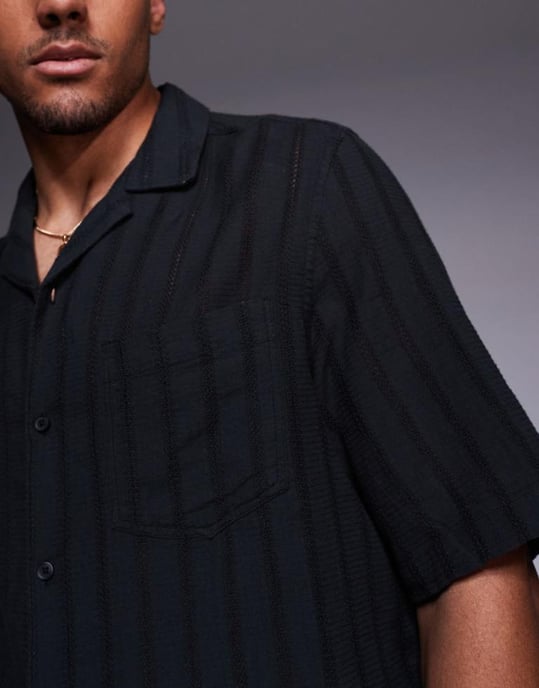 ASOS DESIGN boxy reverkrage broderad skjorta i svart randig - Image 2