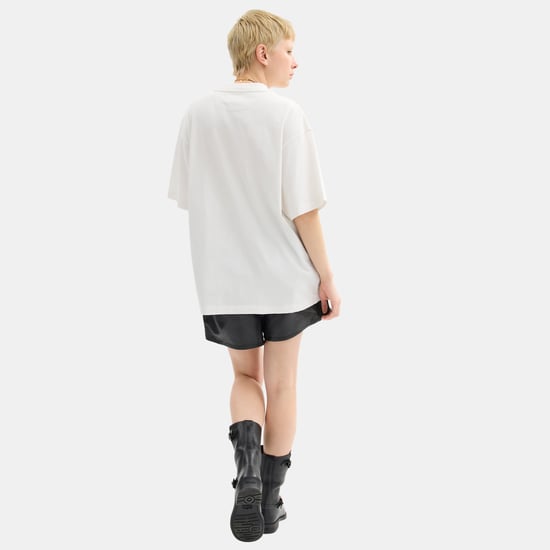 Cursive Coach Embroidered T-Shirt In Organic Cotton - Image 3