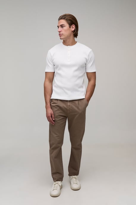 Essential Slim Fit Pleat Front Chino - Image 4