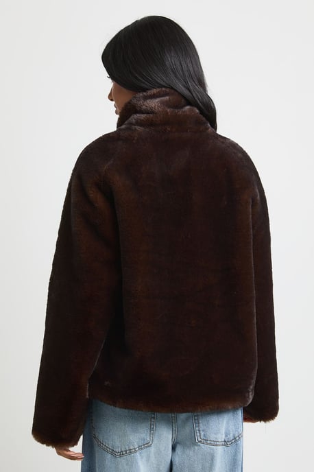 Two Tone Faux Fur Funnel Neck Jacket - Image 3