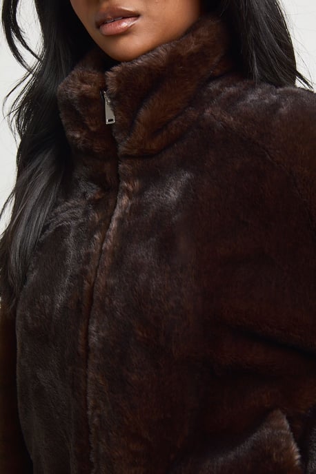 Two Tone Faux Fur Funnel Neck Jacket - Image 4
