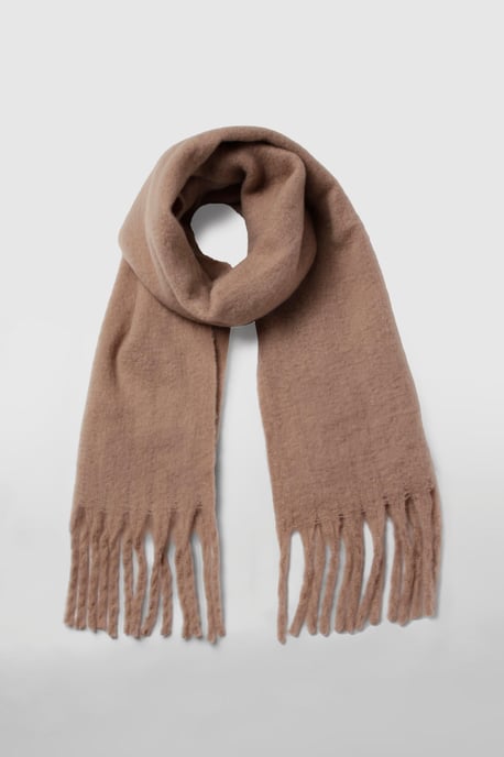 Chunky Oversized Fringe Scarf - Image 2