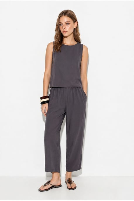 Sleeveless Crew Neck Blouse and Carrof Fıt Pants Set - Image 1