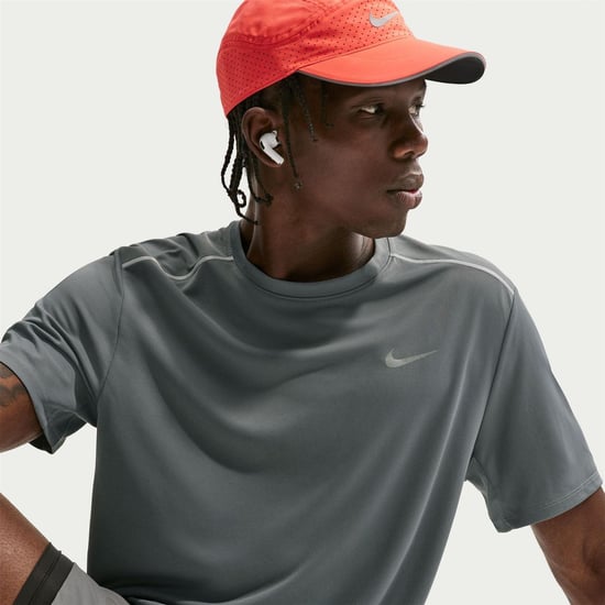 Nike Mens Miler Swoosh Reflective Detail T-Shirt (Smoke Grey) - Image 3