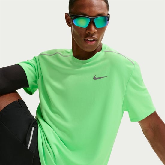 Nike Mens Miler Swoosh Reflective Detail T-Shirt (Green/Silver) - Image 3