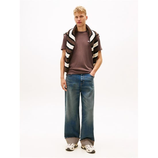 Tommy Jeans Heren Tonaal Badge T-shirt (Walnoot) - Image 4