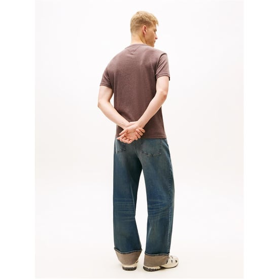 Tommy Jeans Heren Tonaal Badge T-shirt (Walnoot) - Image 5