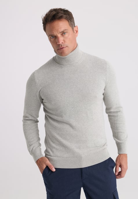Pullover Turtleneck Pullover - Image 1