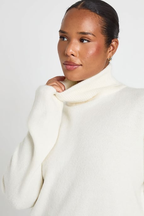 Plus Knitted Longline Crew Neck Jumper - Image 4