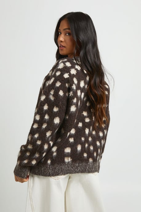 Petite Deer Print Super Soft Crew Neck Jumper - Image 3