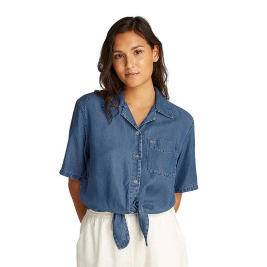 Tommy Jeans Cropped chambray-shirt met geknoopte zoom voor dames (Medium Blauw) - Image 1