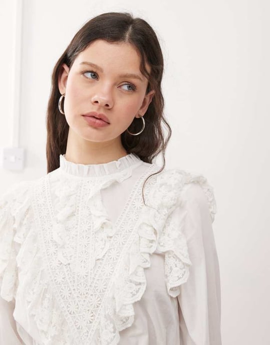 Miss Selfridge spetsdetalj ärvda vävda minikjol i vitt - Image 3