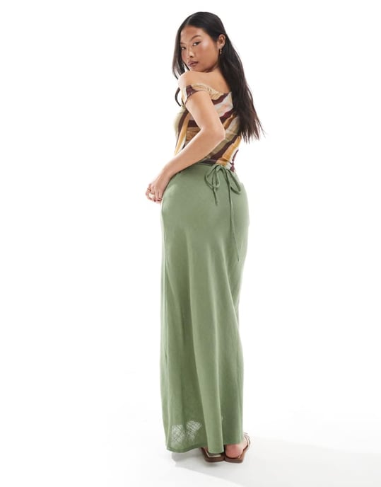 ASOS DESIGN Petite linneblandning sned maxi kjol i khaki - Image 2