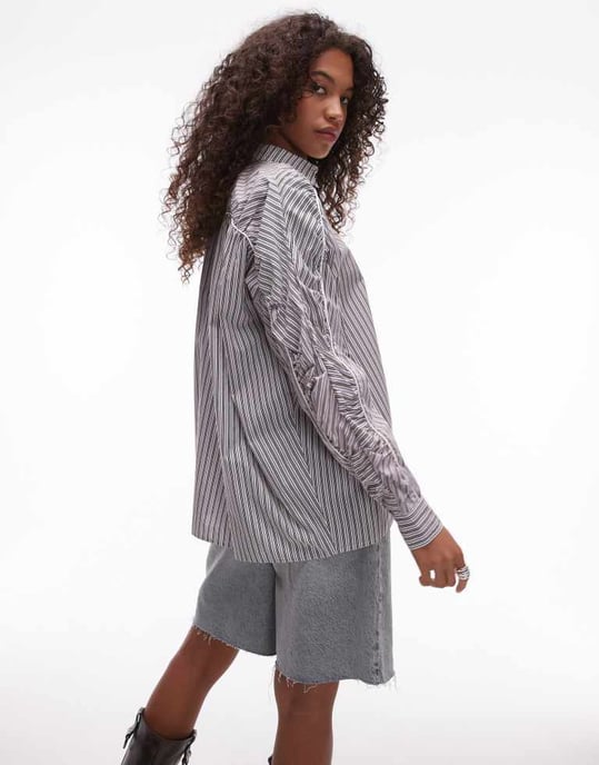 Resume oversized stripe boyfriend shirt with contrast piping and ruching - Image 4
