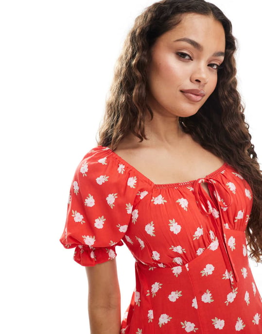 Miss Selfridge Petite spinnande te maxi klänning i röd blommig - Image 2