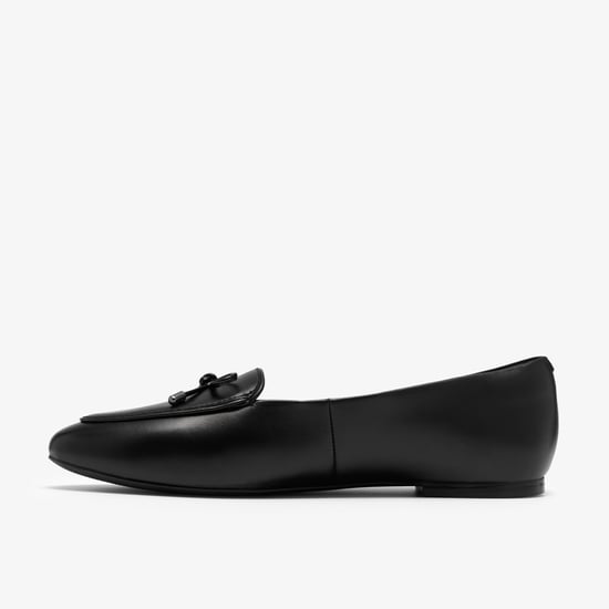 Leven Bow Black Leather Shoes - Image 2