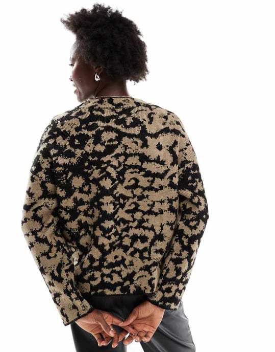 ASOS DESIGN crew neck knitted jumper in abstract leopard print - Image 4