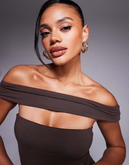 Oh Polly Lida off shoulder cut-out bodysuit in chocolate brown - Image 2