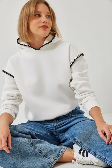 Hoodie met Kap en Kantdetails in Relaxed Fit - Image 1