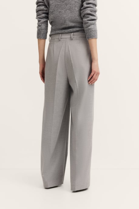 Bugatti Damen Freizeithose mit doppelter Bundfalte & normaler Passform - Image 2