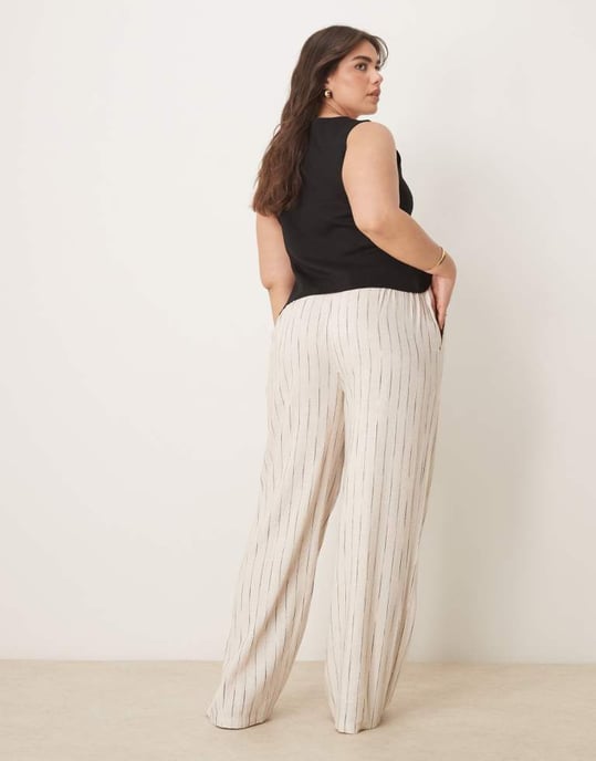 ASOS DESIGN Curve relaxed straight leg trousers with linen in natural squiggle stripe - Image 4