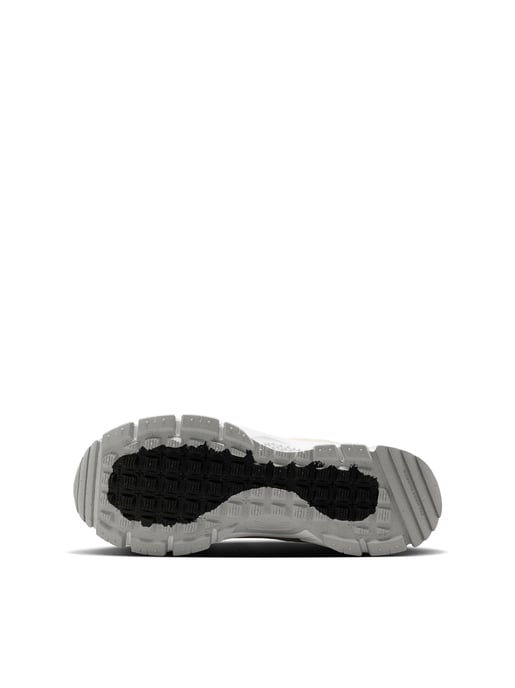 Zoom Vomero Roam Sneakers - Image 5