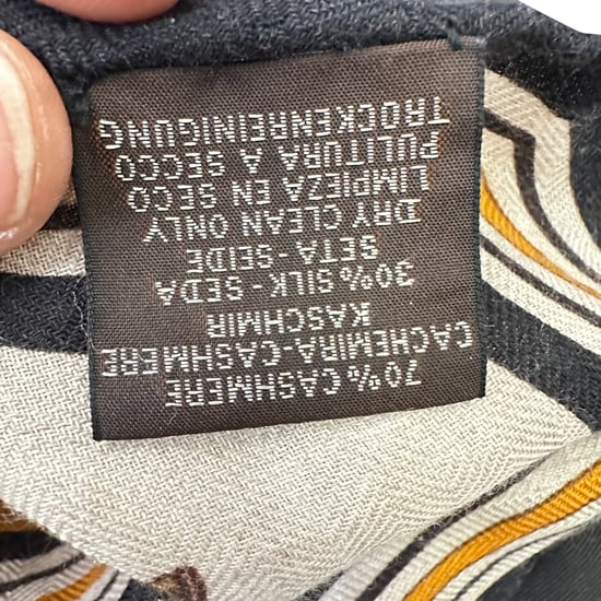 Hermès Horse-Print Scarf in Multicolor Cashmere - Image 2