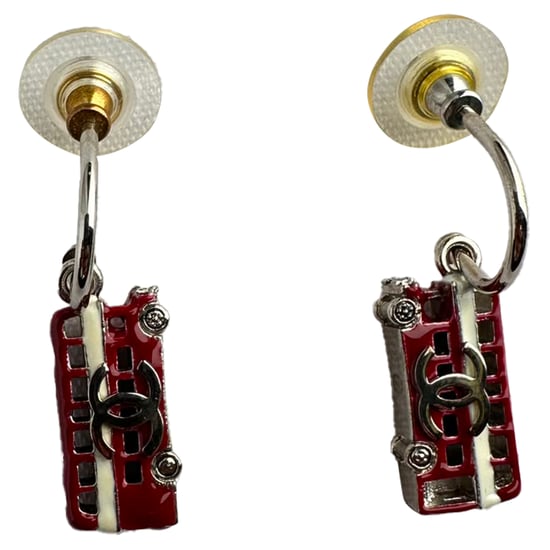 Chanel 2008 UK Flag Bus Union Jack CC Earrings in Silver Metal - Image 2