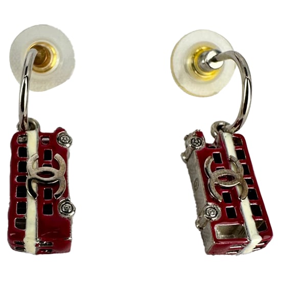 Chanel 2008 UK Flag Bus Union Jack CC Earrings in Silver Metal - Image 3