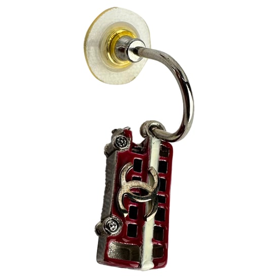Chanel 2008 UK Flag Bus Union Jack CC Earrings in Silver Metal - Image 4