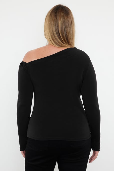Trendyol Curve Dam Svart Enfärgad Lång Figursydd Plus size Blusar - Image 4