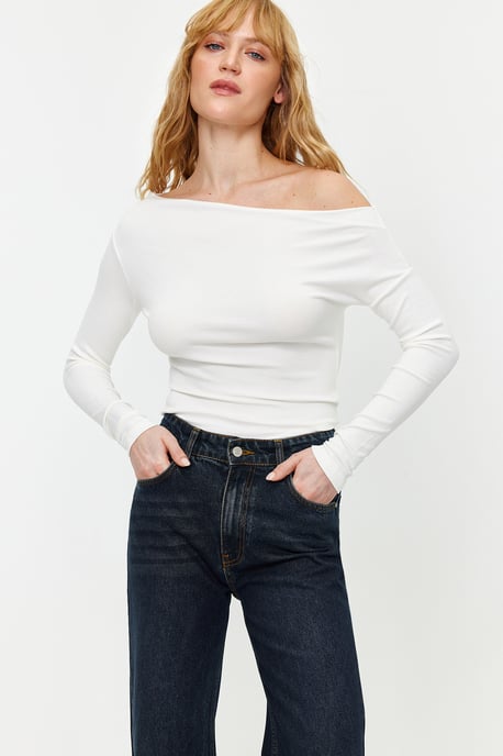 TRENDYOLMİLLA Dames Ecru Effen Lang Getailleerd Blouses - Image 5