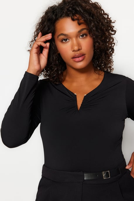 Trendyol Curve Dam Svart Enfärgad Lång Figursydd Plus size Blusar - Image 2