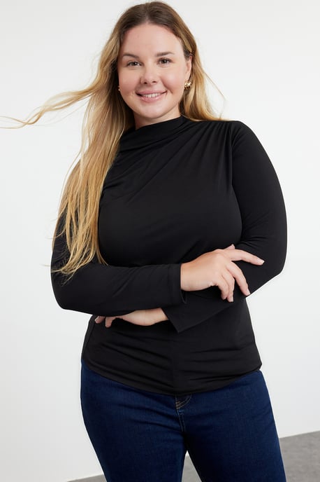 Trendyol Curve Dam Svart Enfärgad Lång Figursydd Plus size Blusar - Image 1