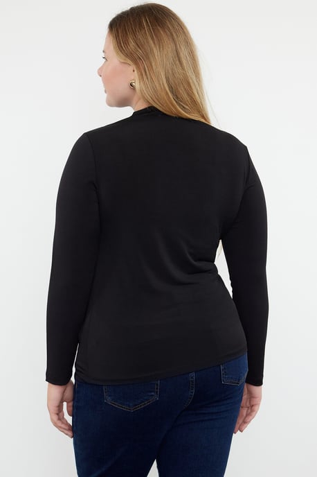 Trendyol Curve Dam Svart Enfärgad Lång Figursydd Plus size Blusar - Image 4