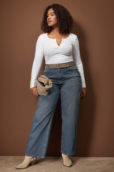 Trendyol Curve Dam Ecru Enfärgad Lång Figursydd Plus size Blusar - Image 1