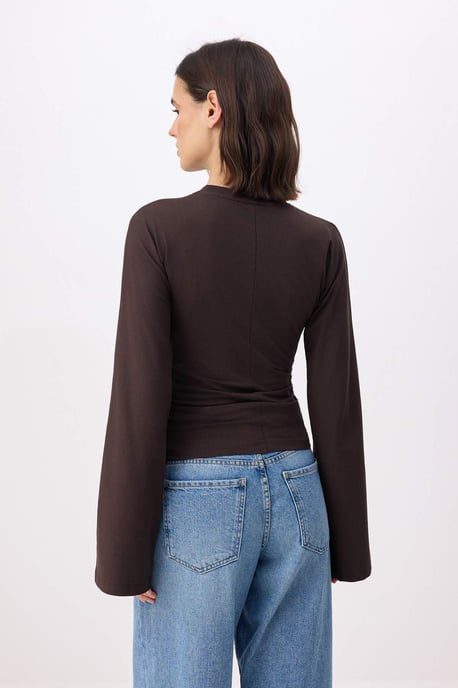 TRENDYOLMİLLA Dames Bruin Effen Lang Getailleerd Blouses - Image 3