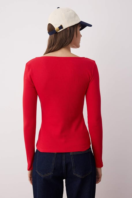 TRENDYOLMİLLA Dames Rood Effen Lang Getailleerd Blouses - Image 3