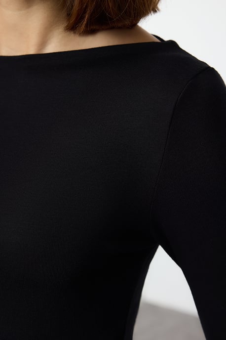 TRENDYOLMİLLA Dames Zwart Effen Lang Getailleerd Blouses - Image 3