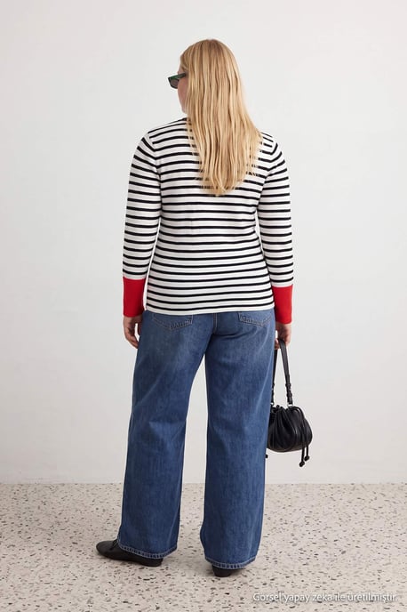 Trendyol Curve Dam Svart Randig Lång Regular fit Plus size Blusar - Image 3