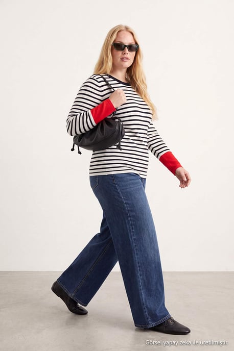 Trendyol Curve Dam Svart Randig Lång Regular fit Plus size Blusar - Image 6