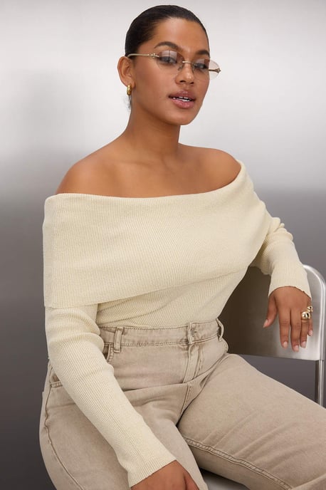 Trendyol Curve Dam Ecru Enfärgad Lång Figursydd Plus size Blusar - Image 4