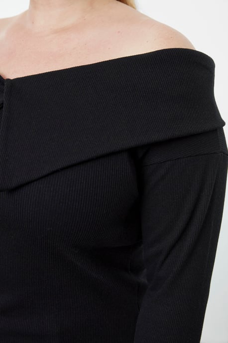 Trendyol Curve Dam Svart Enfärgad Lång Figursydd Plus size Blusar - Image 3